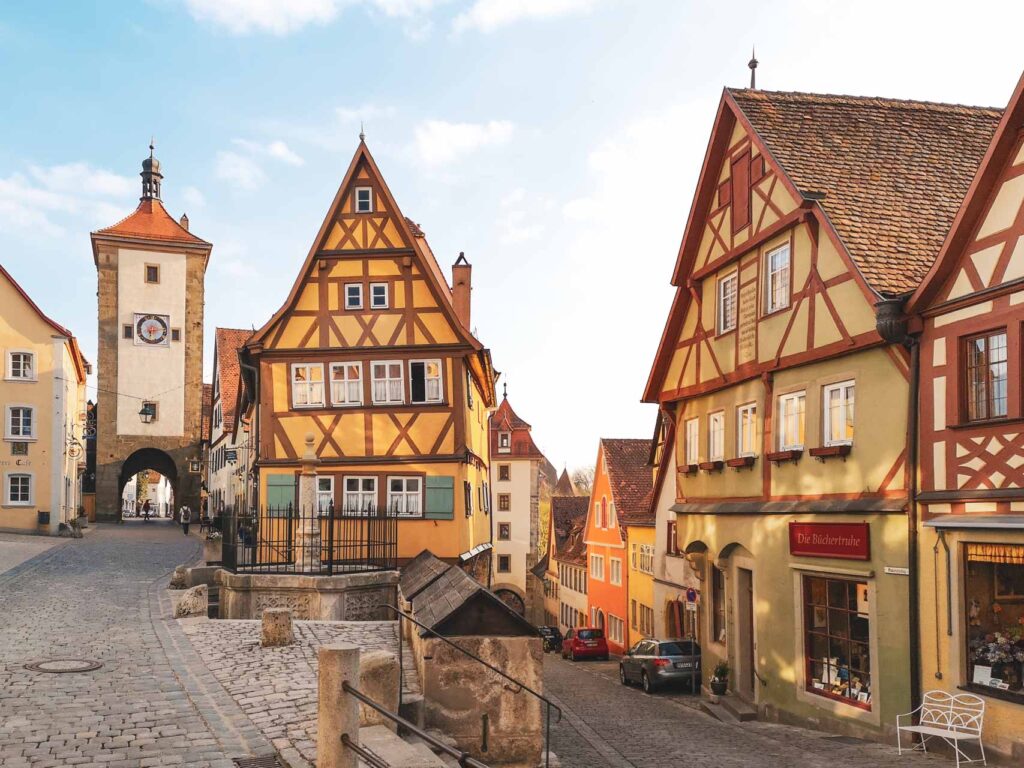 Das Plönlein: Das Wahrzeichen von Rothenburg ob der Tauber, ein Ensemble aus dem Markusturm und bunten Fachwerkhäusern