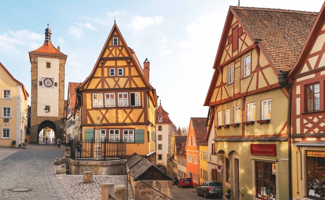 Das Plönlein: Das Wahrzeichen von Rothenburg ob der Tauber, ein Ensemble aus dem Markusturm und bunten Fachwerkhäusern