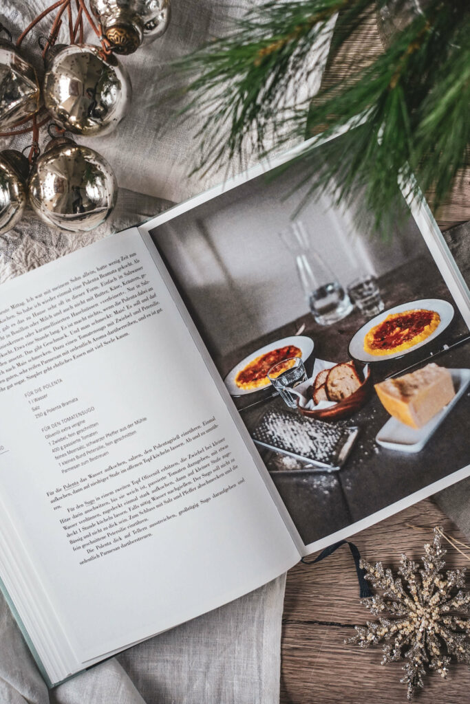 Buchtipp Weihnachten: Italien Kochbuch verschenken. Rezeptfoto Polenta e Pomodoro