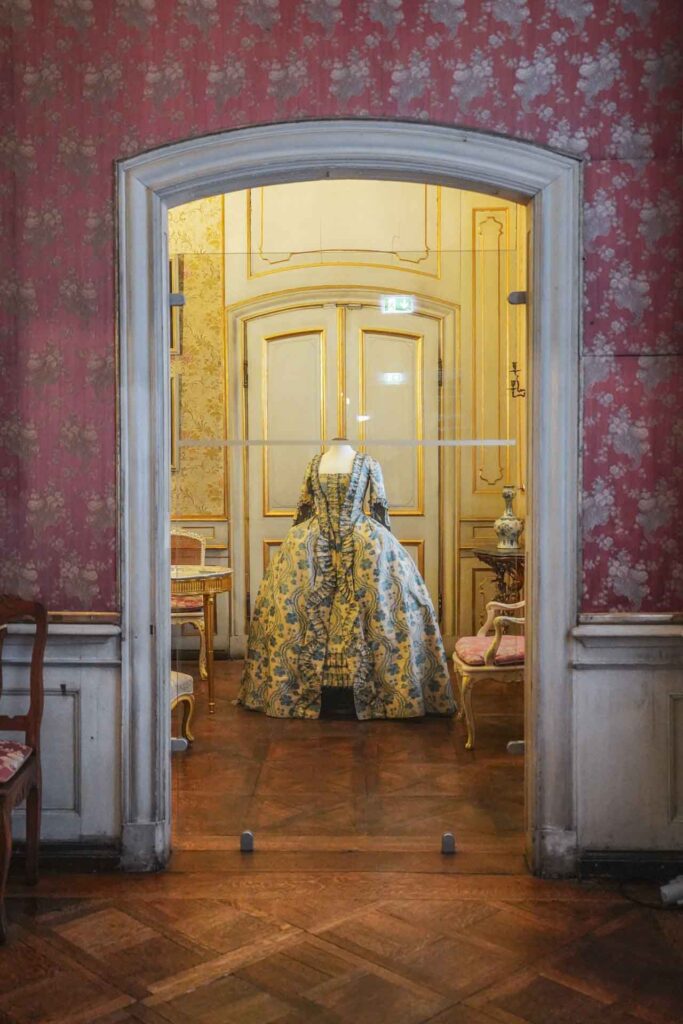 Sehenswürdigkeiten in Bayreuth: Das Neue Schloss. Blick in das Teezimmer der Markgräfin