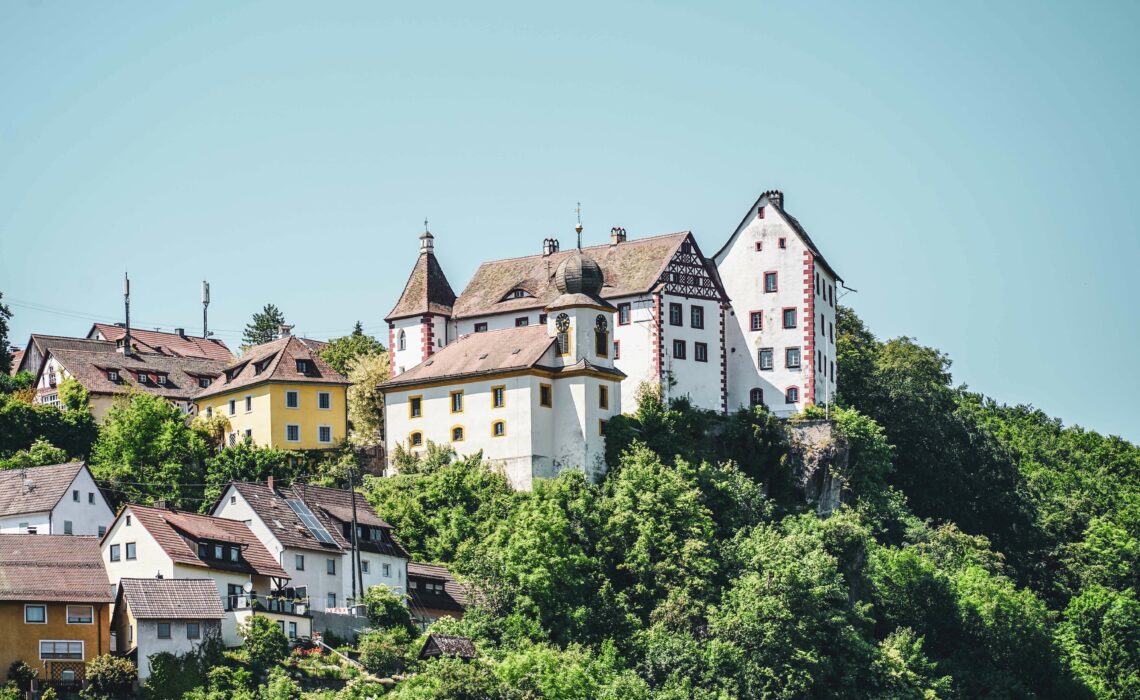 Burg Egloffstein im Sommer