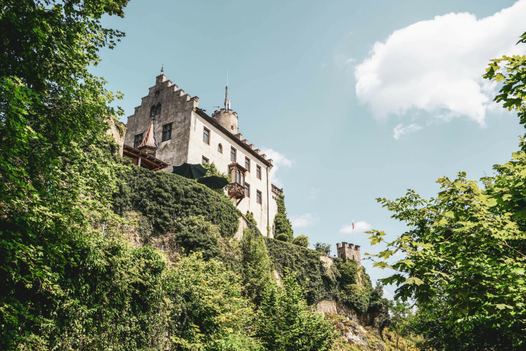 Burg Gößweinstein in der Fränkischen Schweiz im Sommer