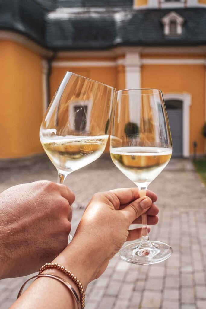 Foodtipps Würzburg: Frankenwein auf dem Weingut Juliusspital verkosten: Echter Secco im Juliusspital Würzburg zum Aperitif vor der Schlenderweinprobe