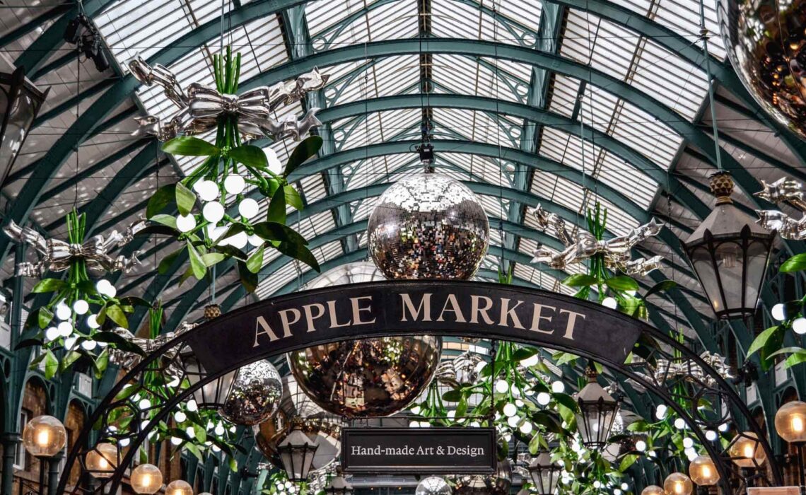 241018_London_Weihnachten_Covent_Garden_Apple_Market_Markthalle_2048x1366