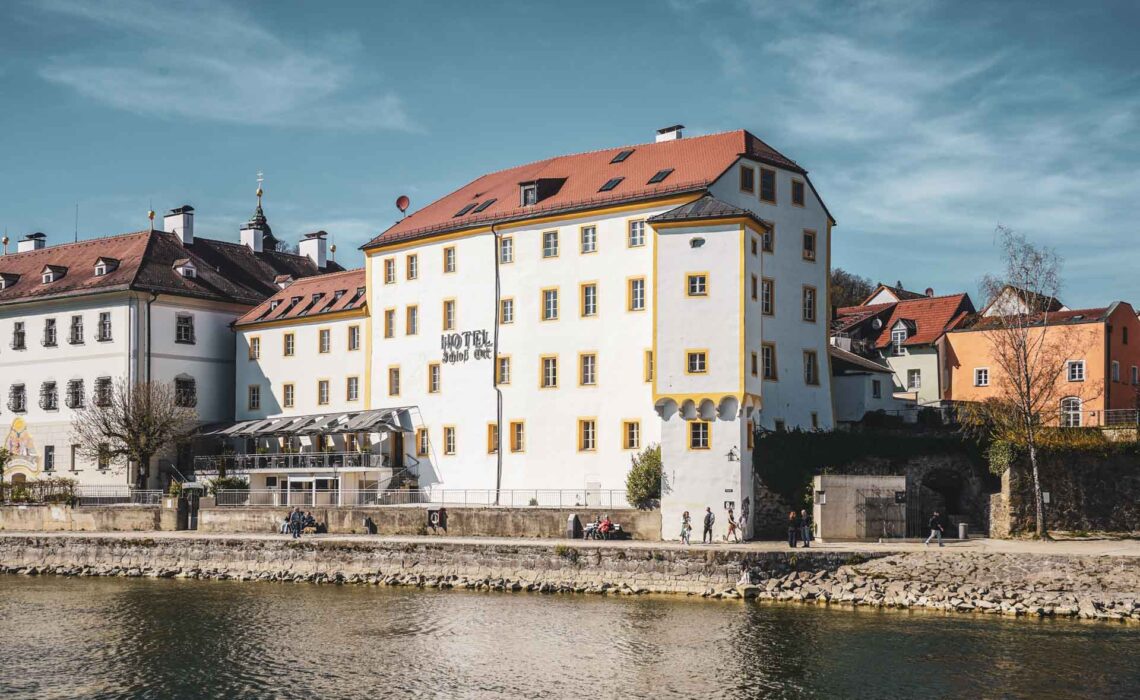 250411-Passau-Hotel-Schloss-Ort-Altstadt-Fruehling-Inn-1920x1280