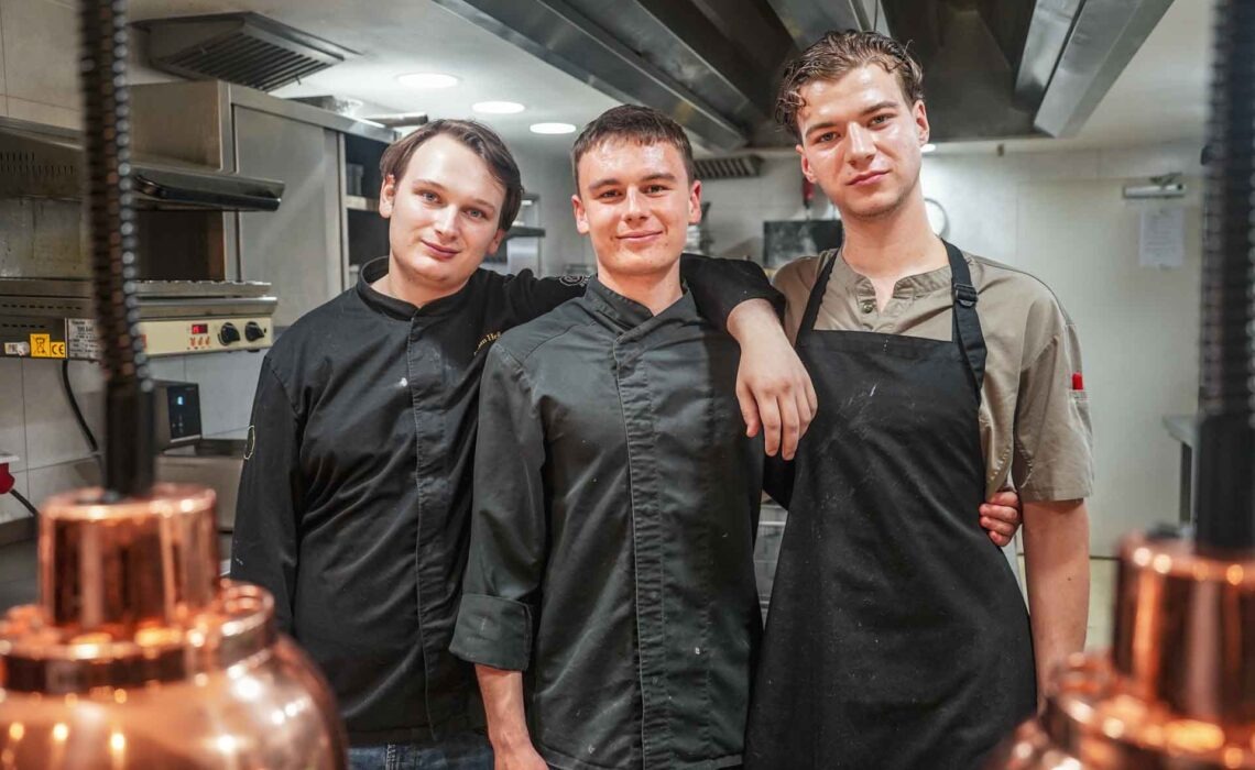 250922-Celle-Althoff-Hotel-Fuerstenhof-Restaurant-Palio-Team-Kueche-1920x1280