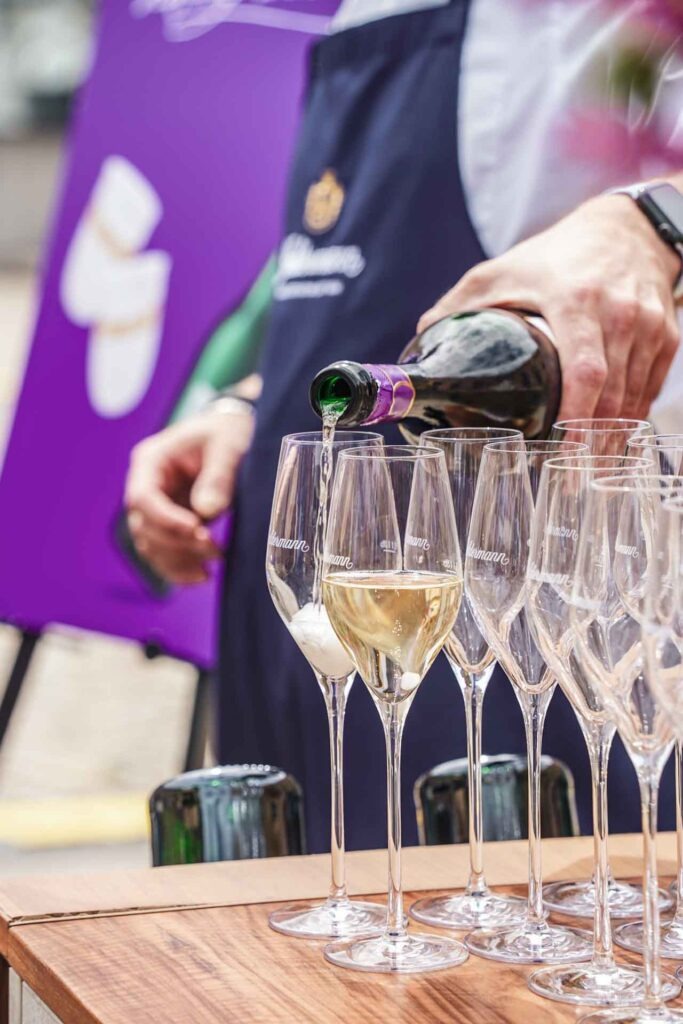 Geldermann x KPM –Launch der Bayreuther Festspiel-Cuvée zu Richard Wagners Die Meistersinger von Nürnberg 2025: Sektempfang im Innenhof der KPM Berlin